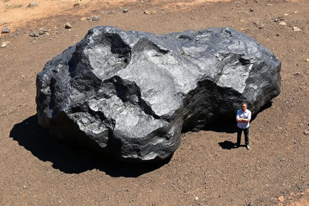 Der Hoba-Meteorit in Namibia der größte gefundene Meteorit der Welt